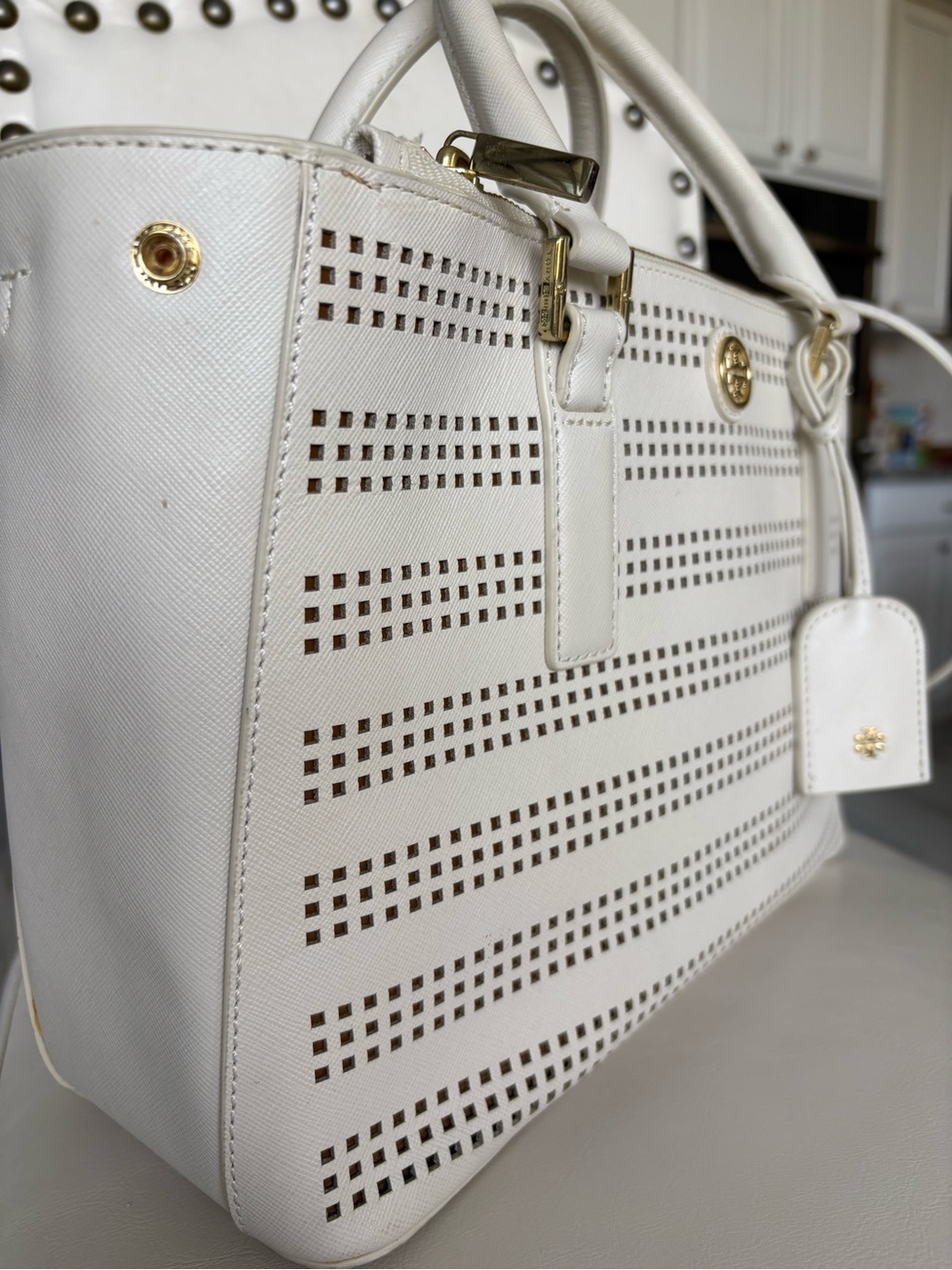Tory Burch Robinson White Perforated Leather Tote Dble Zip bag Gold metal Medium - Picture 11 of 12
